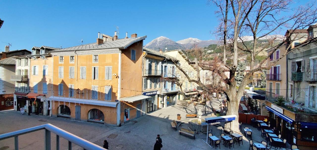 L'hivernet, Grand Triplex Neuf Au Coeur D'embrun Acces Facile Apartment